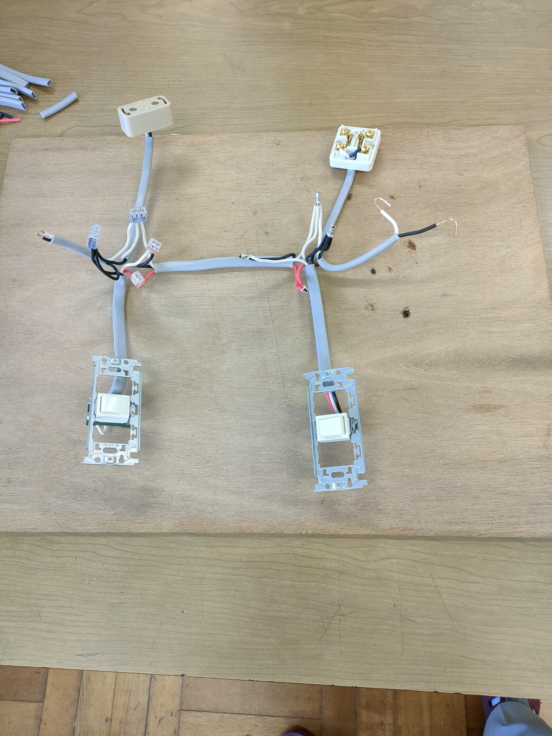 E1 電気工事